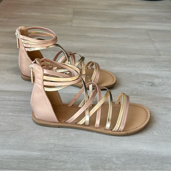 Cute Cat & Jack strappy sandals - Picture 3 of 6
